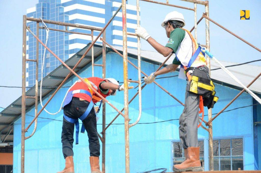 lisensi bekerja di ketinggian
